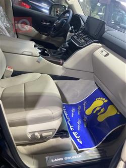 تۆیۆتا لاند کروزەر